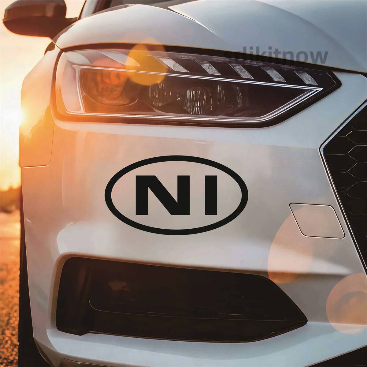Car Accessories Ireland - Ovaler NI-Buchstaben-Autoaufkleber aus Nordirland, wasserdichtes Vinyl-Fahrzeugzubehör